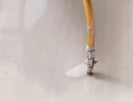 汝城瓷砖空鼓维修公司专业解答在瓷砖铺贴过程中，如果使用的砂料过粗（如全部使用了粗砂），可能会导致以下问题